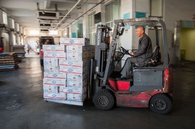 中方坚守原则立场，中美经贸谈判取得积极进展